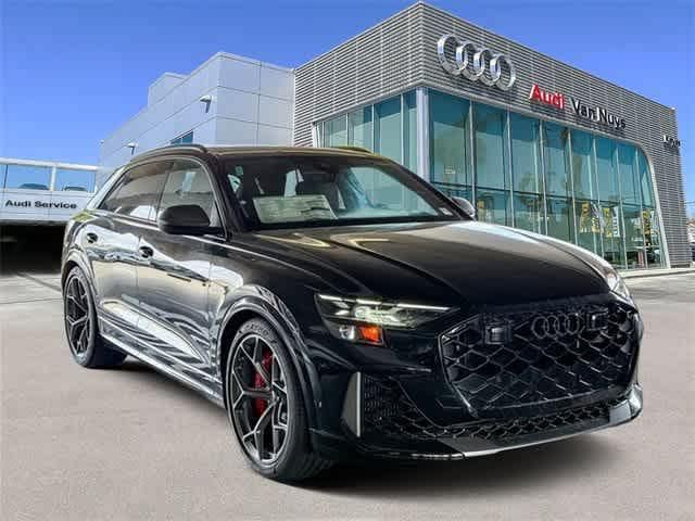 2025 Audi RS Q8 SUV performance
