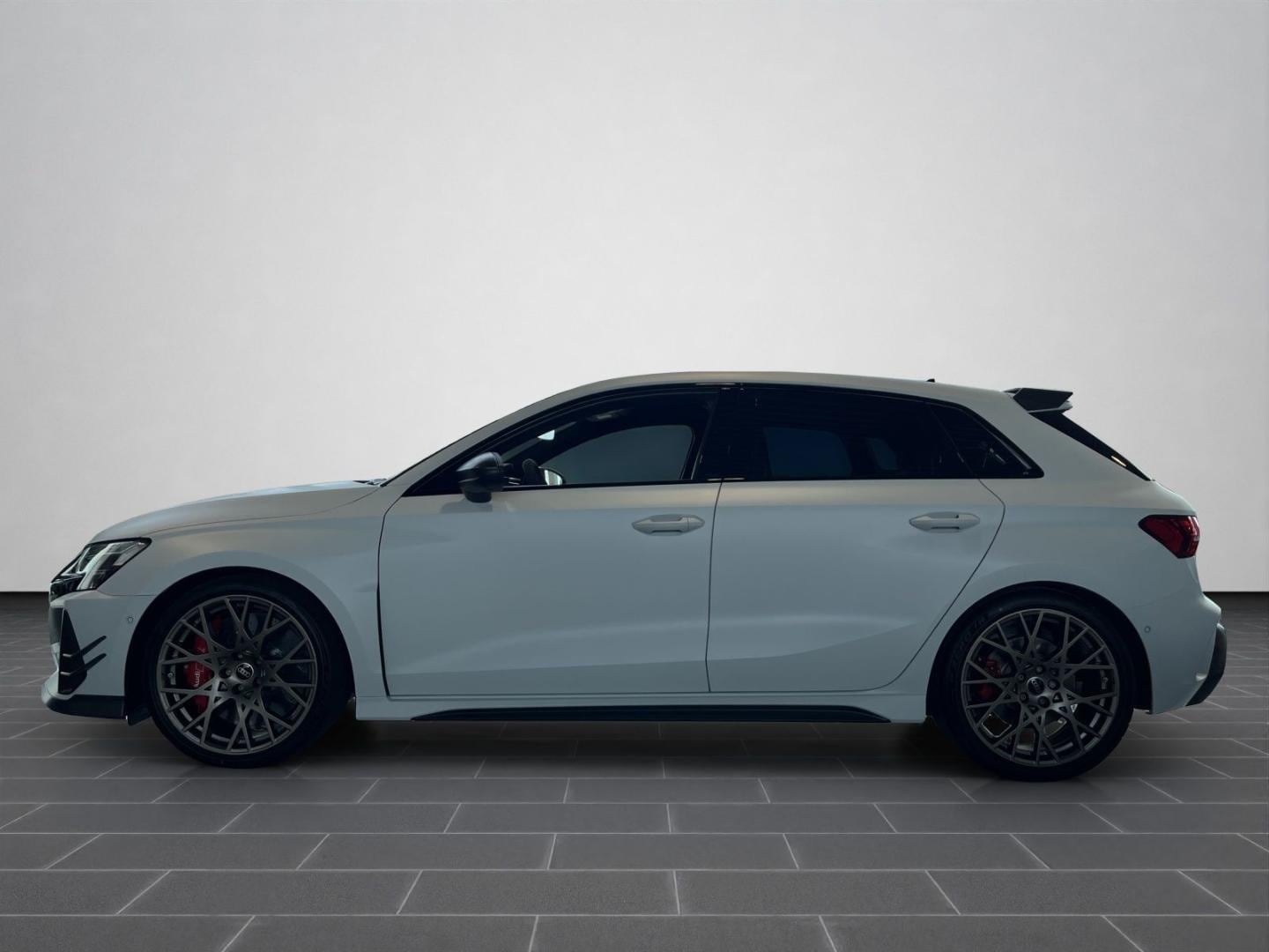 Bild über Audi RS 3 Sportback TFSI quattro 294 kW S tronic - für weitere Informationen kontaktieren Sie den Audi Partner