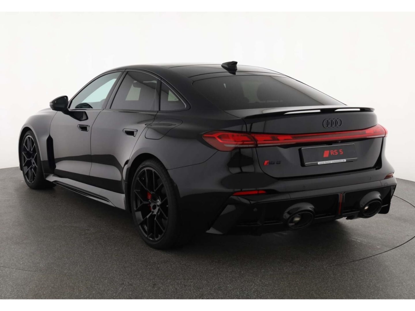 Bild über Audi RS 5 Limousine TFSI quattro 470 kW tiptronic - für weitere Informationen kontaktieren Sie den Audi Partner