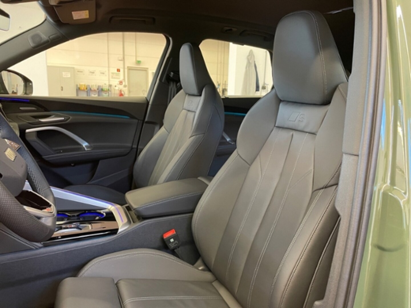 Bild über Audi Q5 SUV TDI quattro 150 kW S tronic - für weitere Informationen kontaktieren Sie den Audi Partner