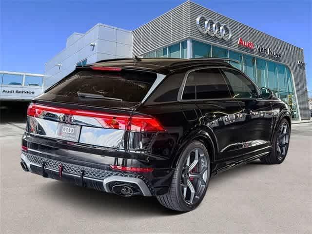 2025 Audi RS Q8 SUV performance
