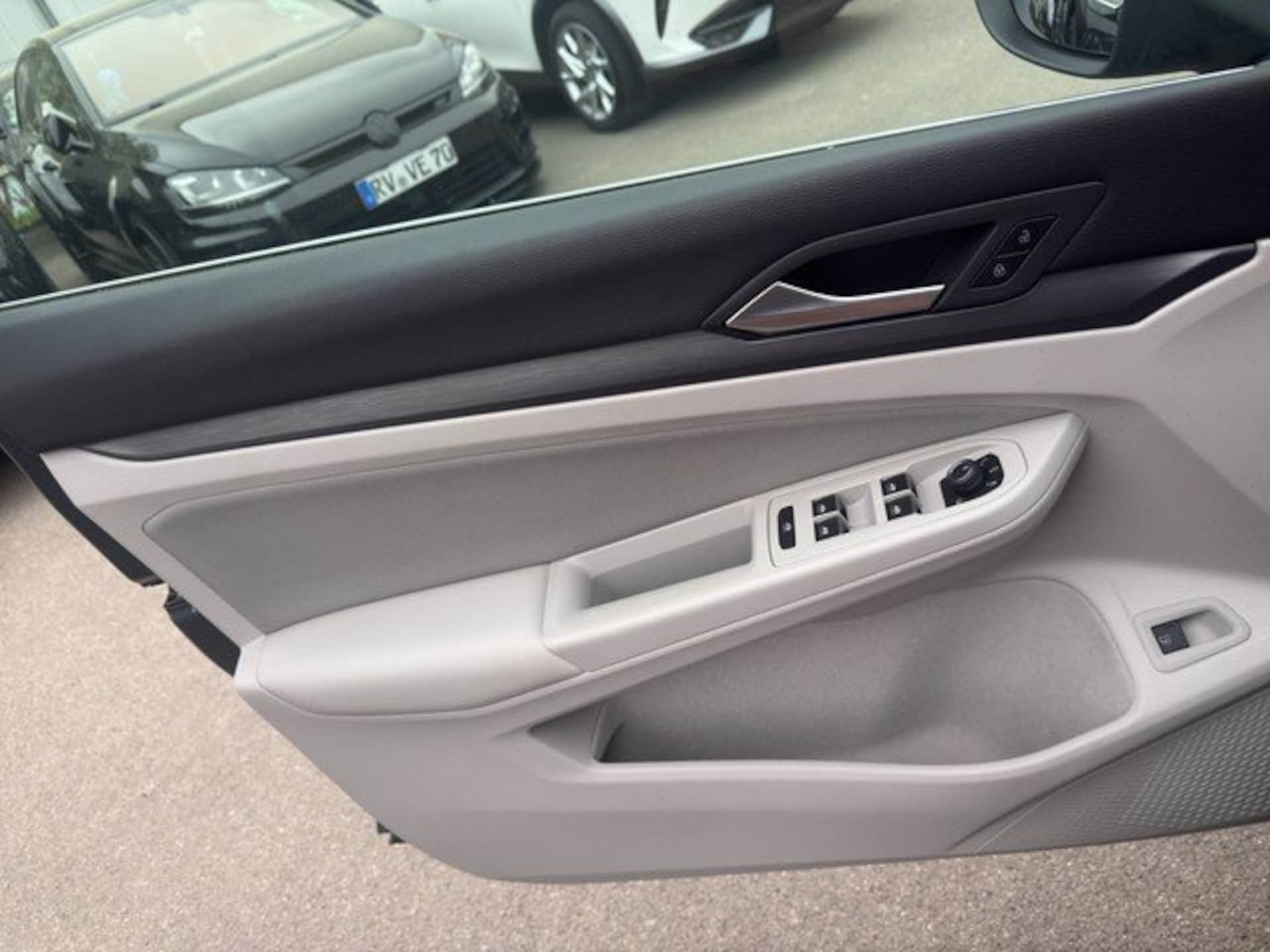 Volkswagen Golf Style