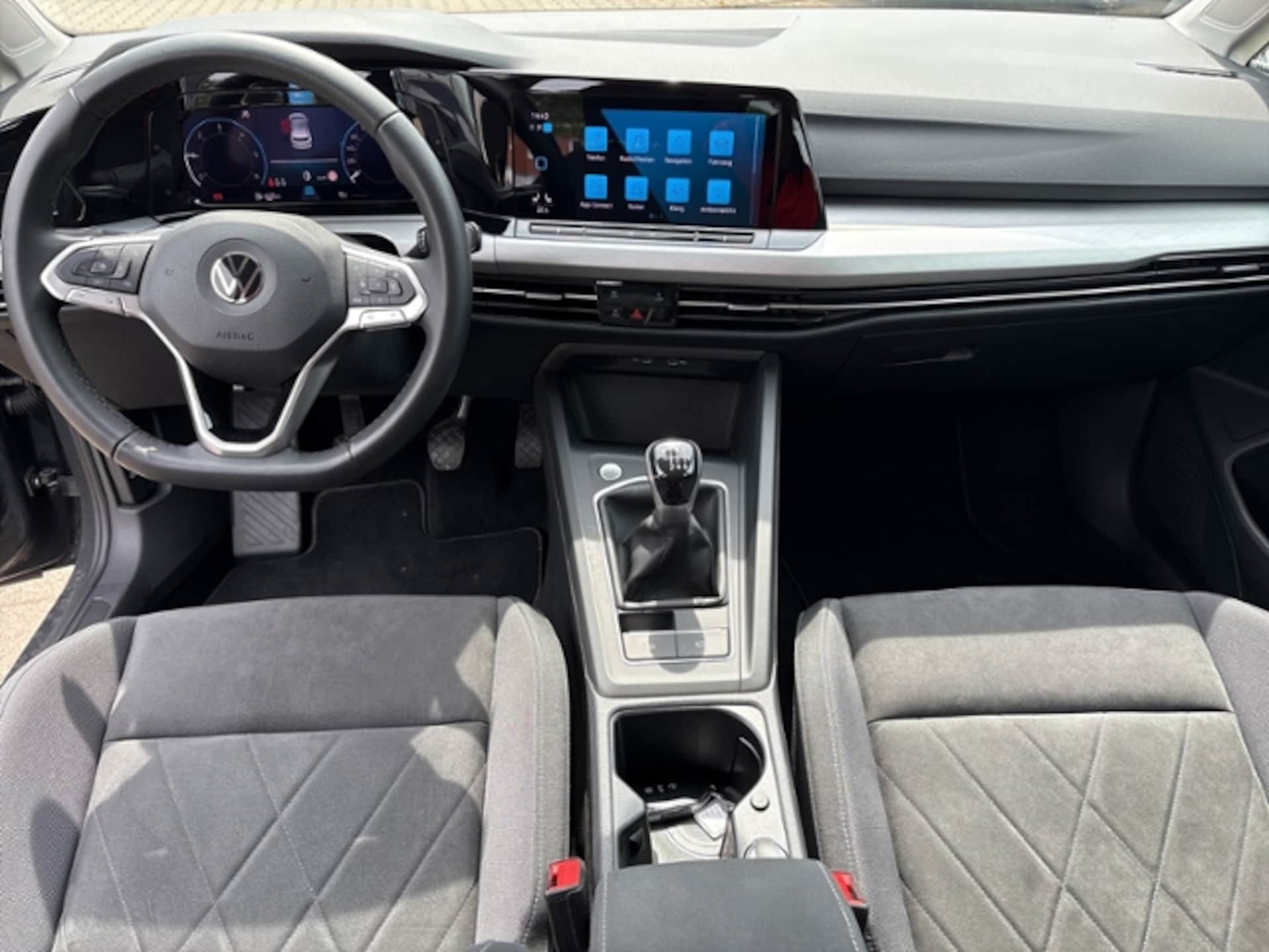 Volkswagen Golf Life