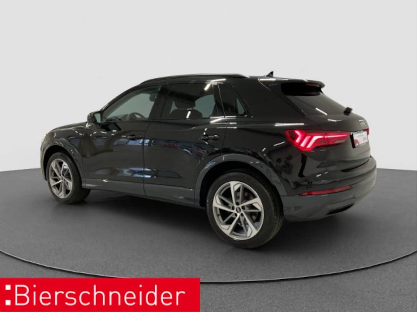Bild über Audi Q3 TFSI quattro 140 kW S tronic - für weitere Informationen kontaktieren Sie den Audi Partner