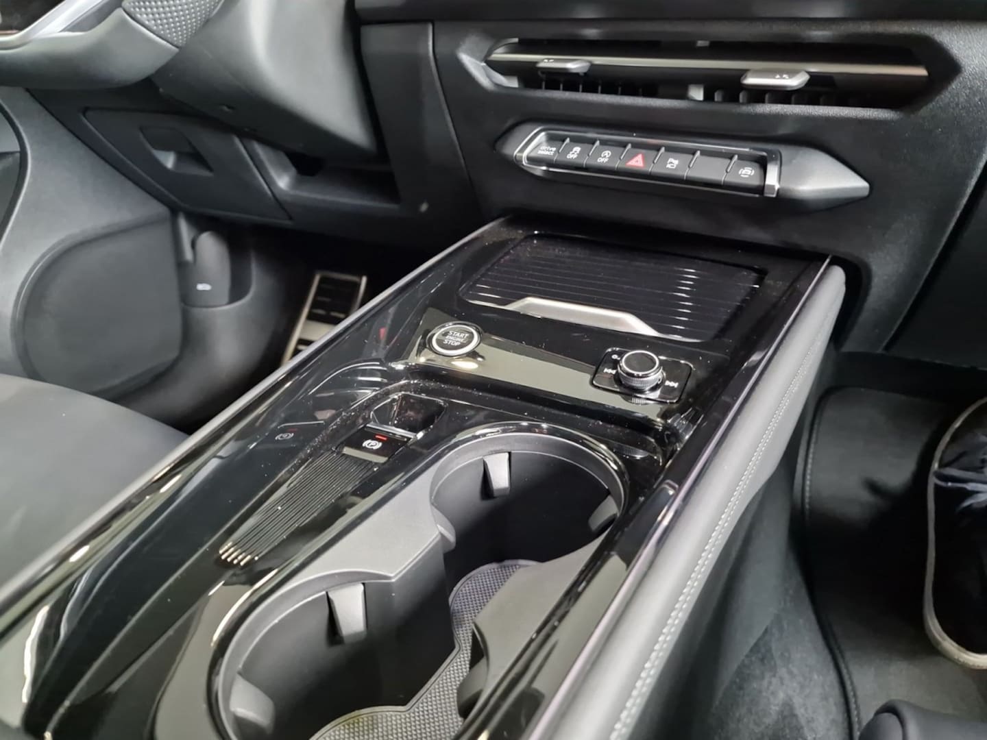 Bild über Audi Q3 SUV TFSI 110 kW S tronic - für weitere Informationen kontaktieren Sie den Audi Partner