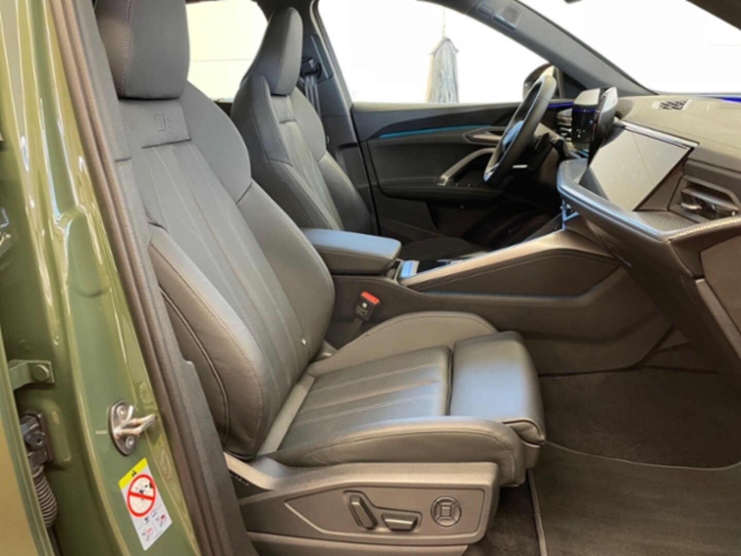 Bild über Audi Q5 SUV TDI quattro 150 kW S tronic - für weitere Informationen kontaktieren Sie den Audi Partner