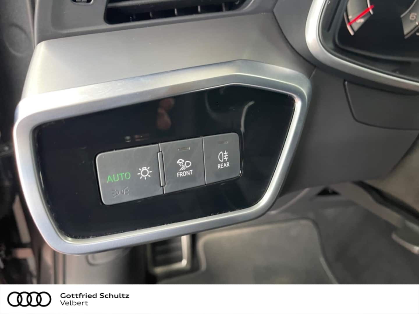 Bild über Audi A6 Avant S line 40 TDI quattro S tronic - für weitere Informationen kontaktieren Sie den Audi Partner