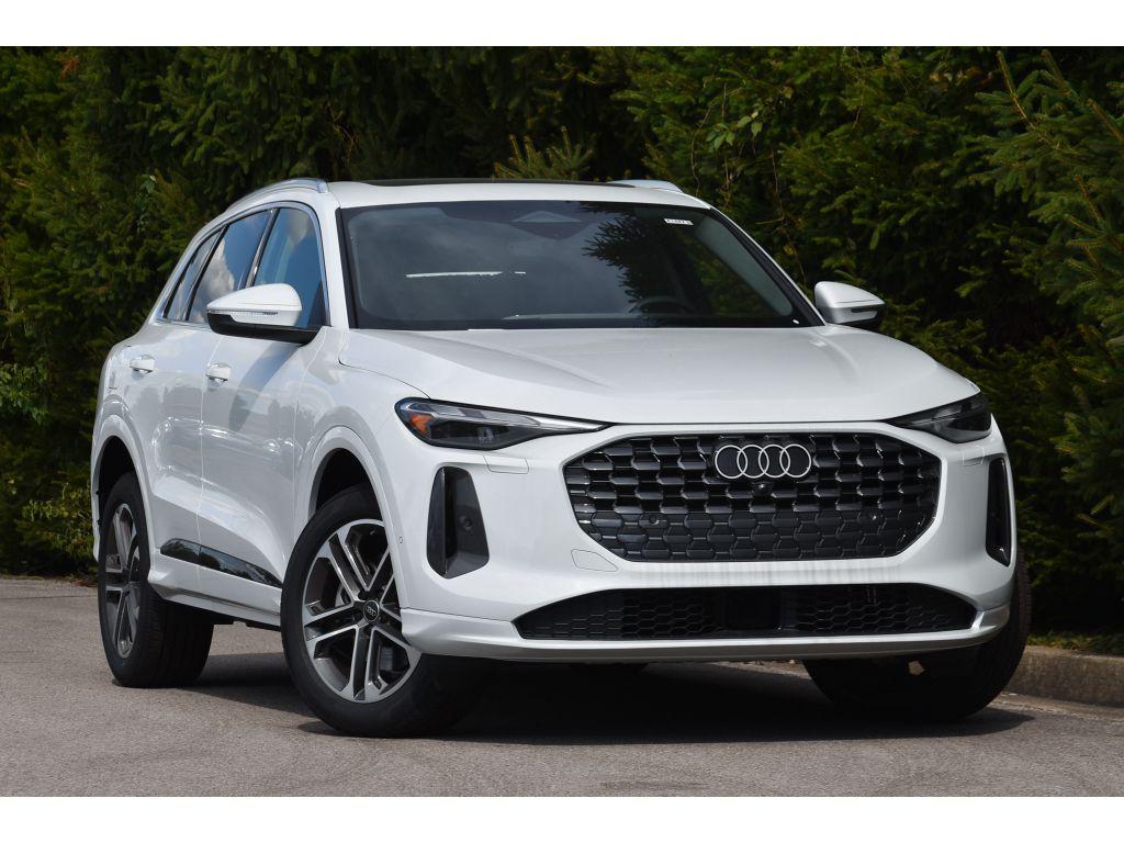 2025 Audi Q5 40 Premium's photo