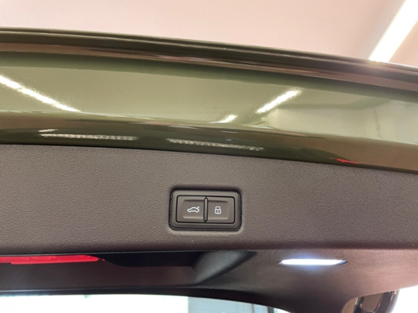 Bild über Audi Q5 SUV TDI quattro 150 kW S tronic - für weitere Informationen kontaktieren Sie den Audi Partner