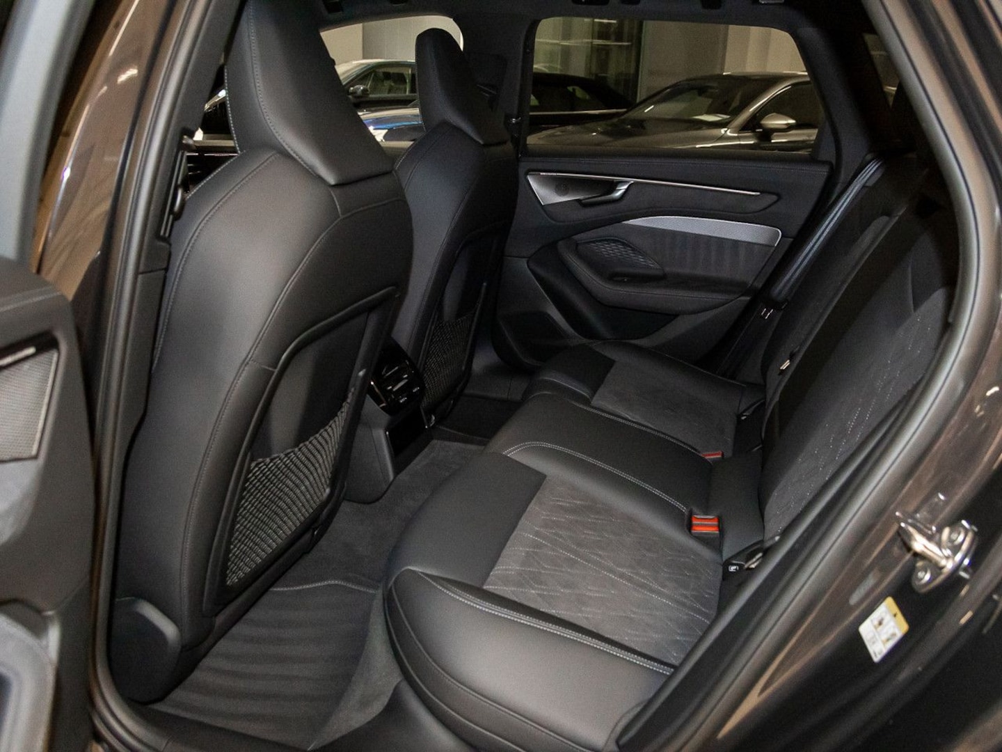 Bild über Audi A6 Avant edition one TDI quattro 150 kW S tronic - für weitere Informationen kontaktieren Sie den Audi Partner