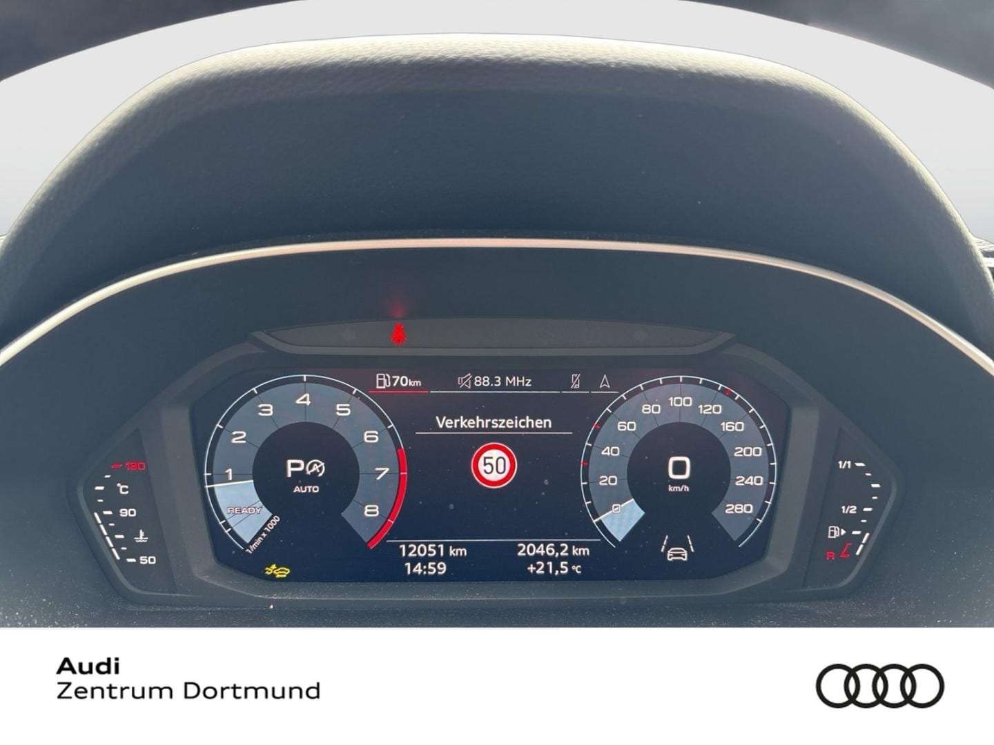 Bild über Audi Q3 TFSI quattro 180 kW S tronic - für weitere Informationen kontaktieren Sie den Audi Partner