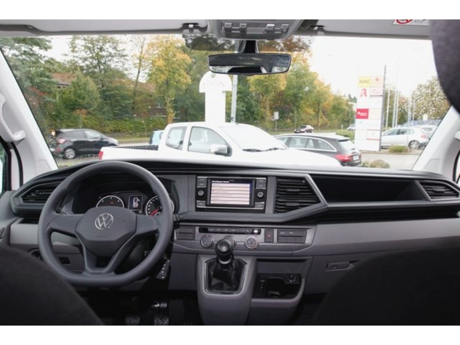 Volkswagen T6.1 Transporter Kombi langer Radstand – Bild 9