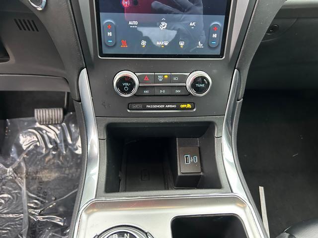 2024 Ford Edge Titanium - Photo 16
