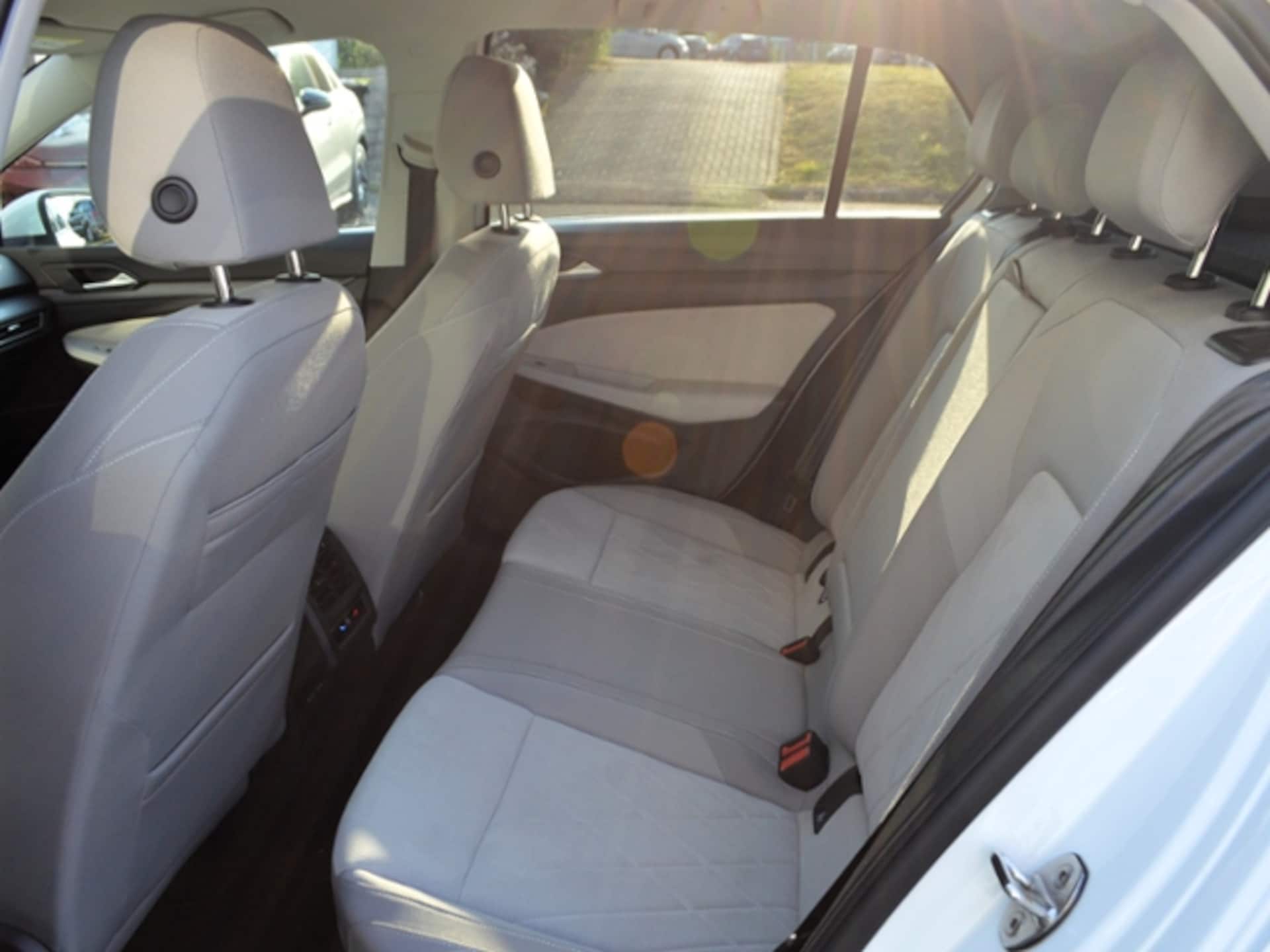 Volkswagen Golf Style