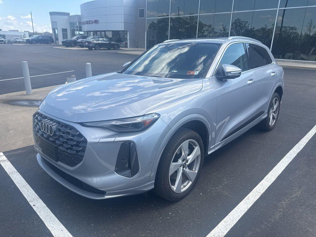 2025 Audi Q5 40 Premium Plus's photo