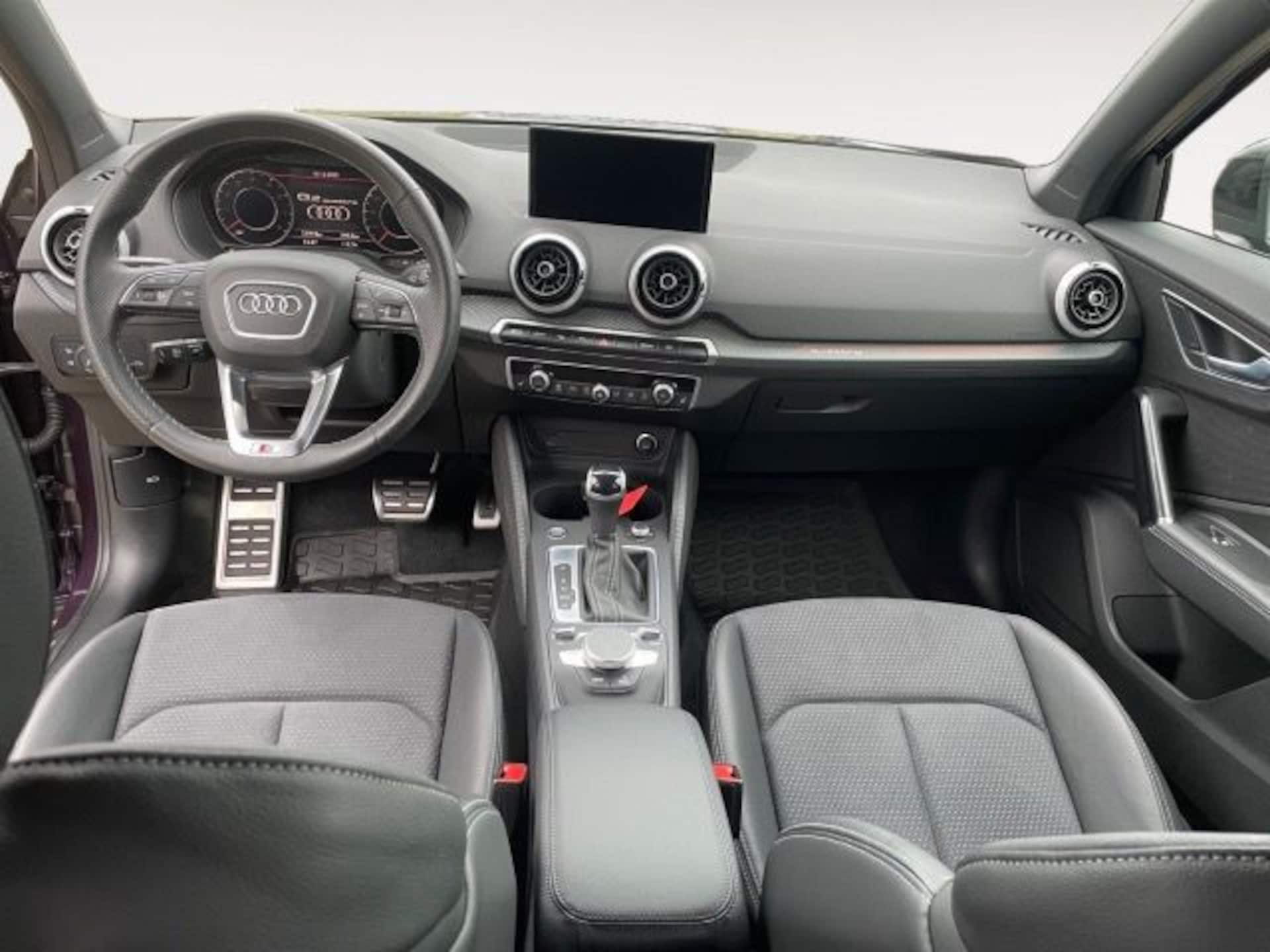 Audi Q2 S line