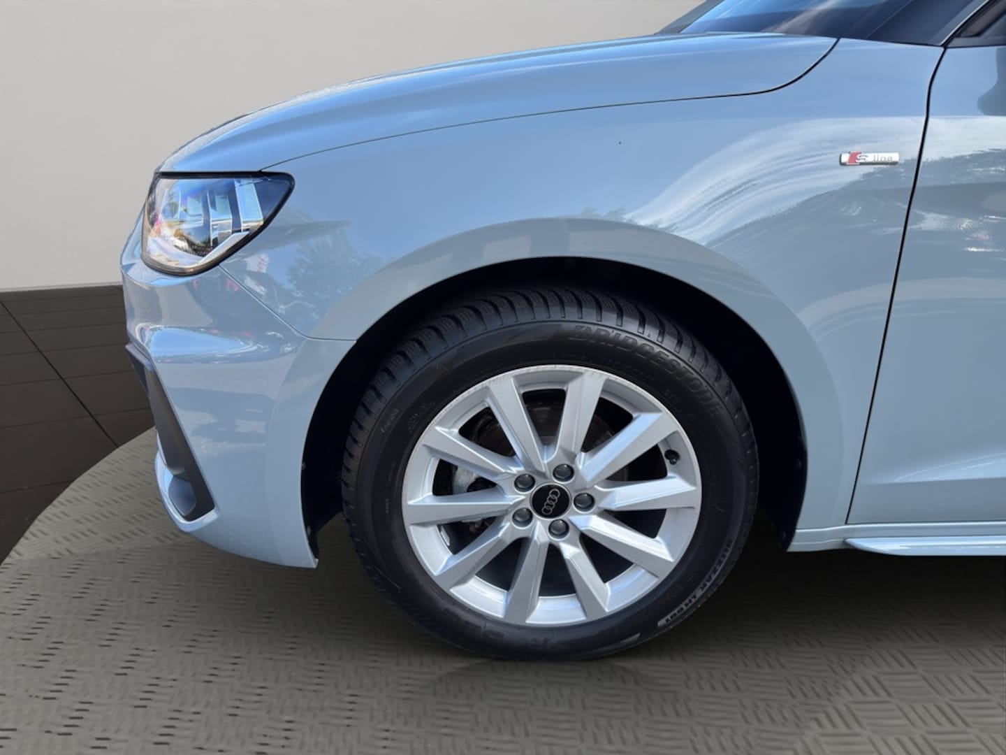 Bild über Audi A1 Sportback S line 25 TFSI S tronic - für weitere Informationen kontaktieren Sie den Audi Partner
