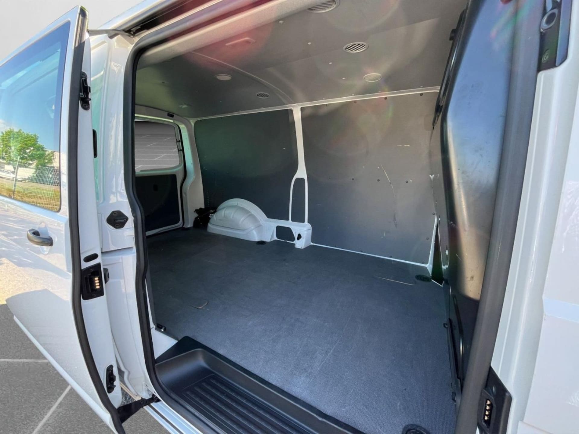 Volkswagen T6.1 Transporter Kasten langer Radstand
