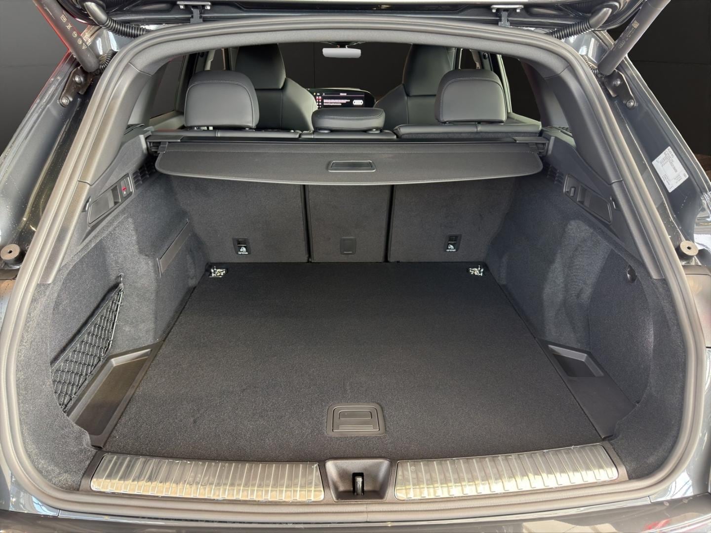 Bild über Audi Q5 SUV TDI quattro 150 kW S tronic - für weitere Informationen kontaktieren Sie den Audi Partner