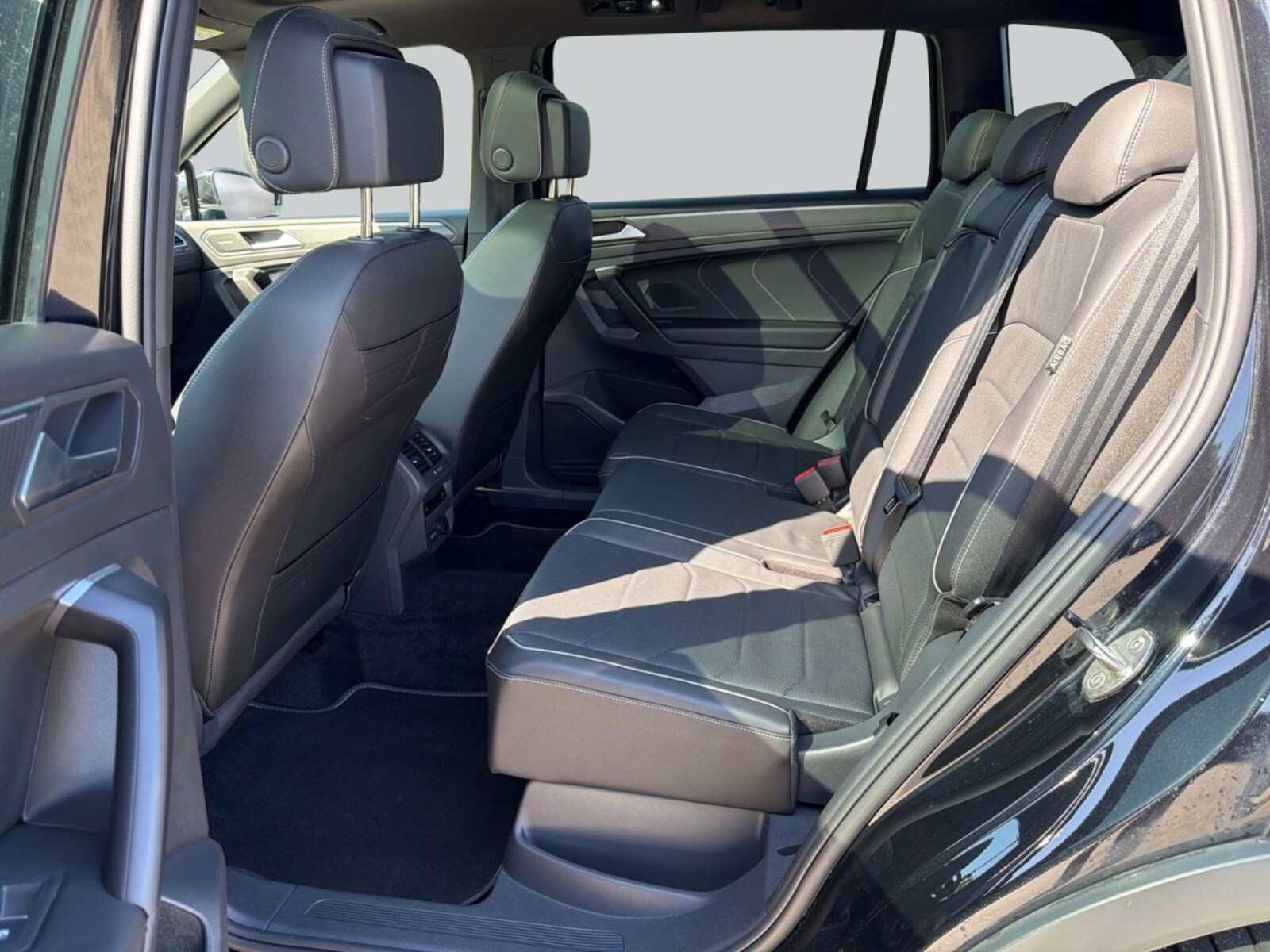 Volkswagen Tiguan Allspace – Bild 11