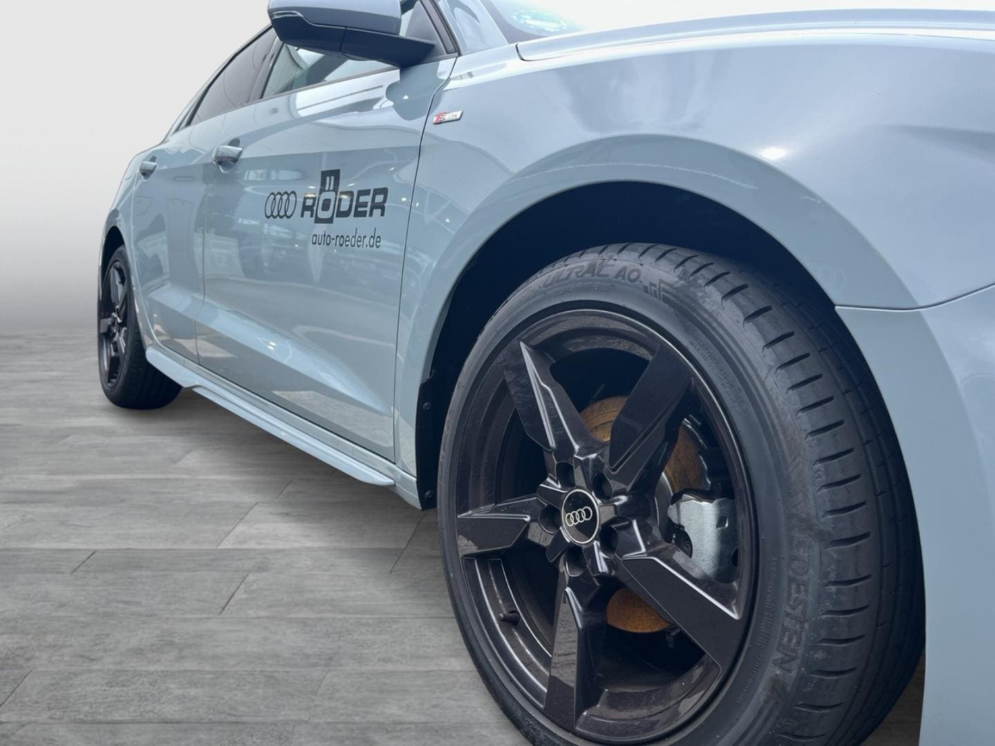 Bild über Audi A1 Sportback S line 30 TFSI S tronic - für weitere Informationen kontaktieren Sie den Audi Partner