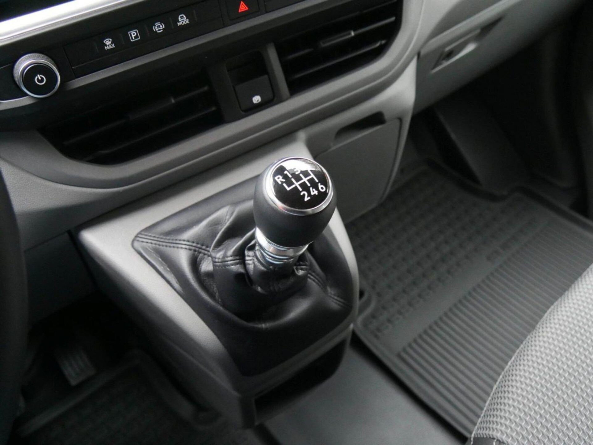 Volkswagen Transporter Kasten langer Radstand