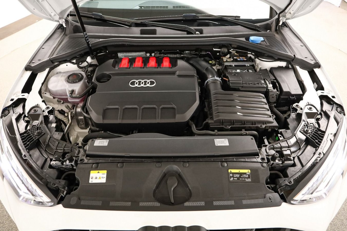 Bild über Audi S3 Sportback TFSI quattro S tronic - für weitere Informationen kontaktieren Sie den Audi Partner