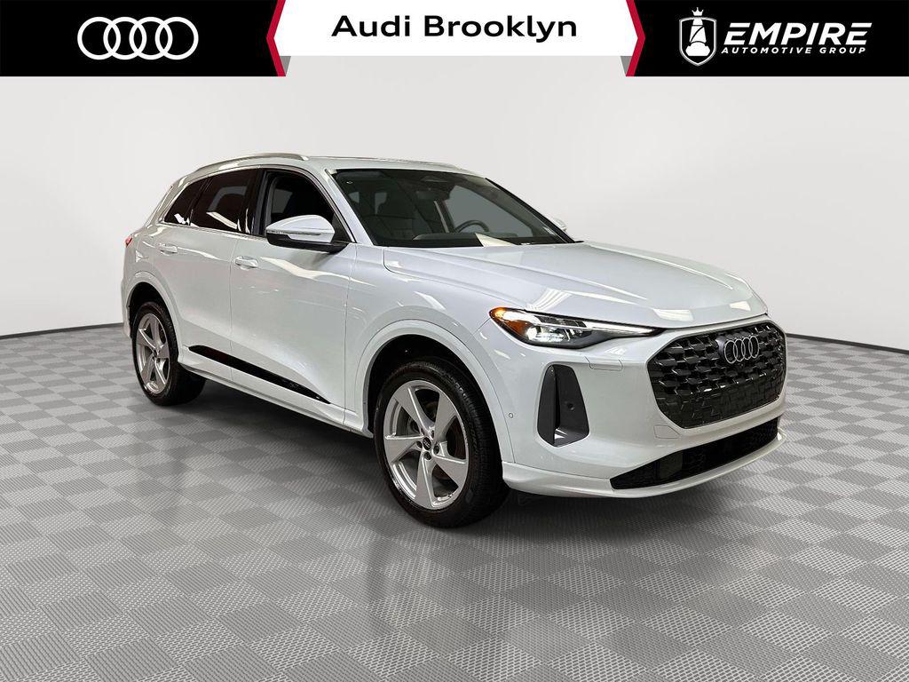 2025 Audi Q5 Premium Plus quattro's photo