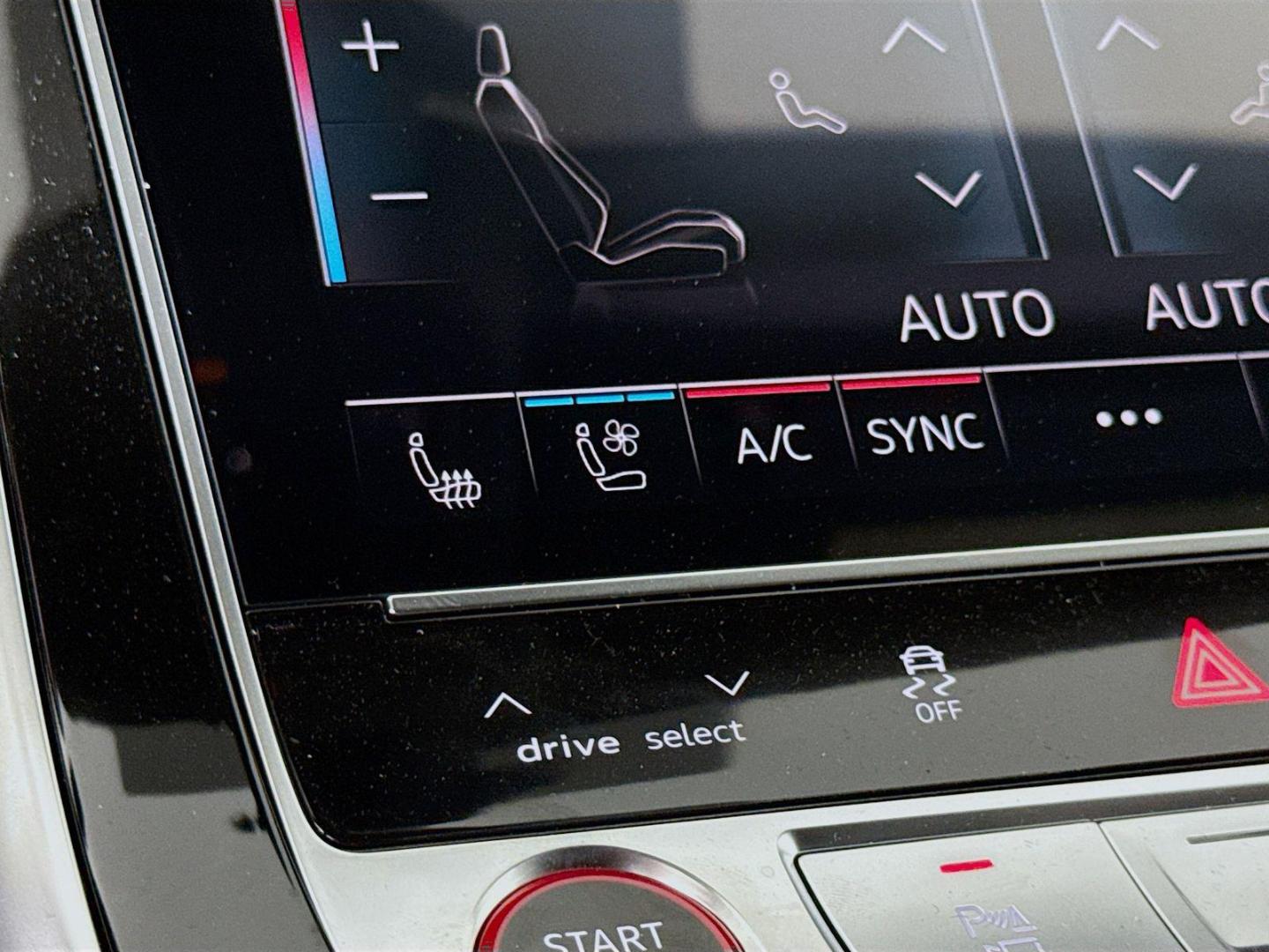 2025 Audi RS Q8 Base - Photo 20