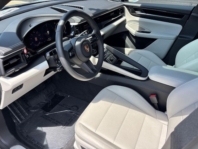 2025 Porsche Macan Electric