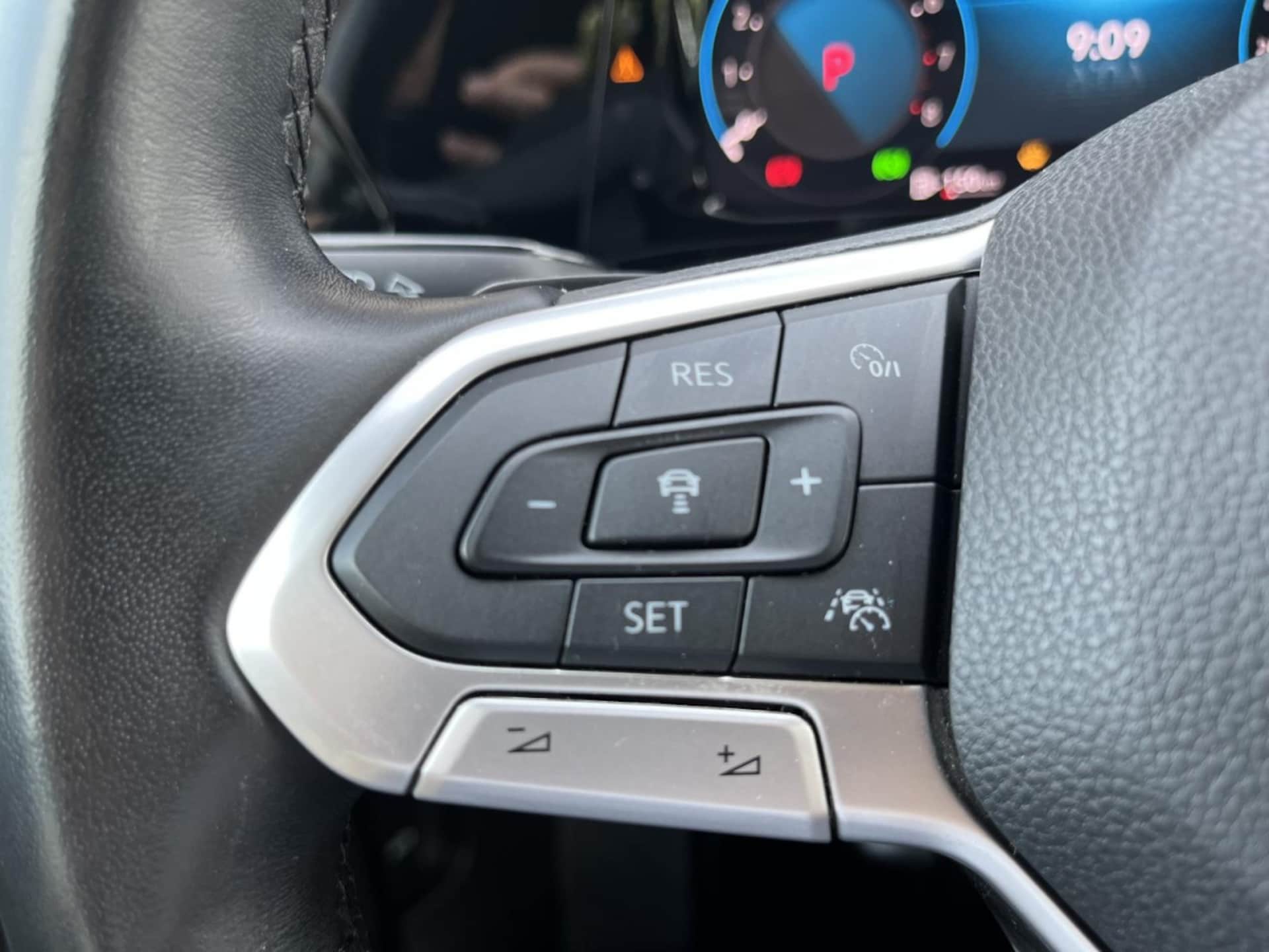 Volkswagen Golf Style