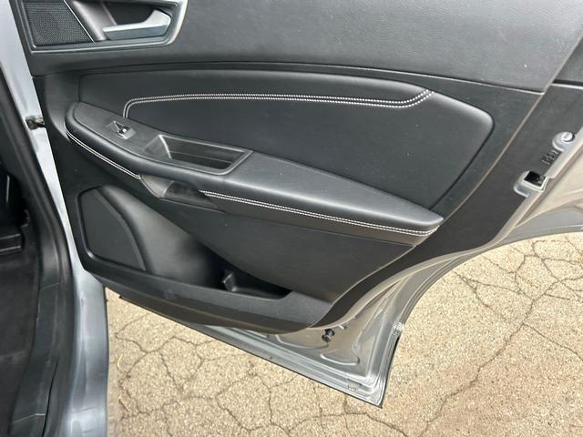 2024 Ford Edge Titanium - Photo 23