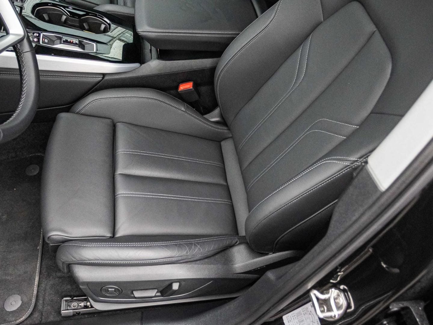 Bild über Audi A5 Avant TDI 150 kW S tronic - für weitere Informationen kontaktieren Sie den Audi Partner