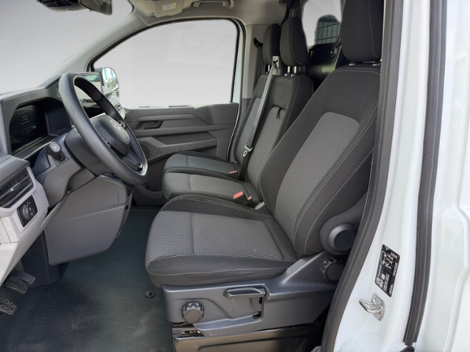 Volkswagen Transporter Kasten kurzer Radstand – Bild 10