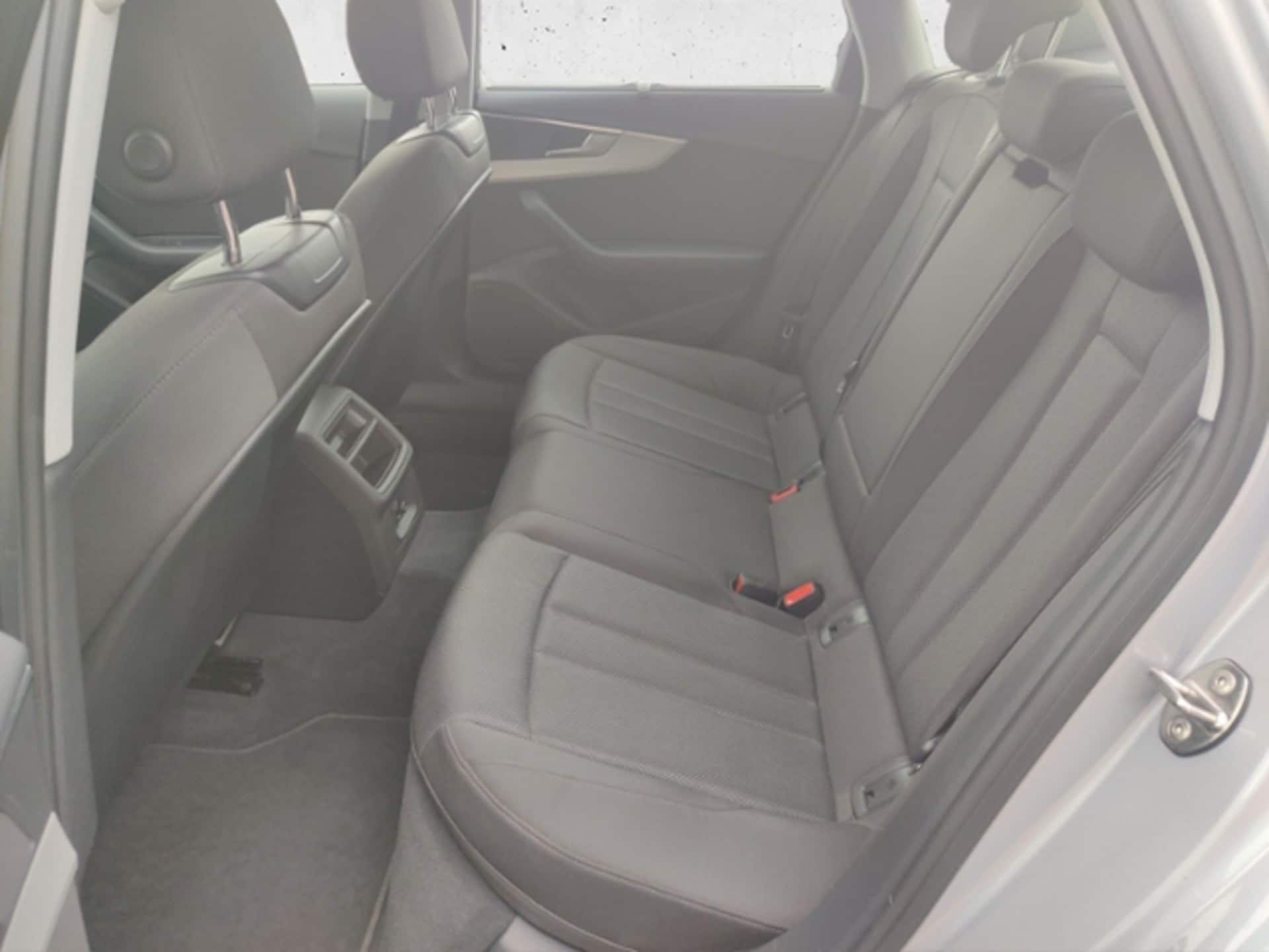 Audi A4 Limousine