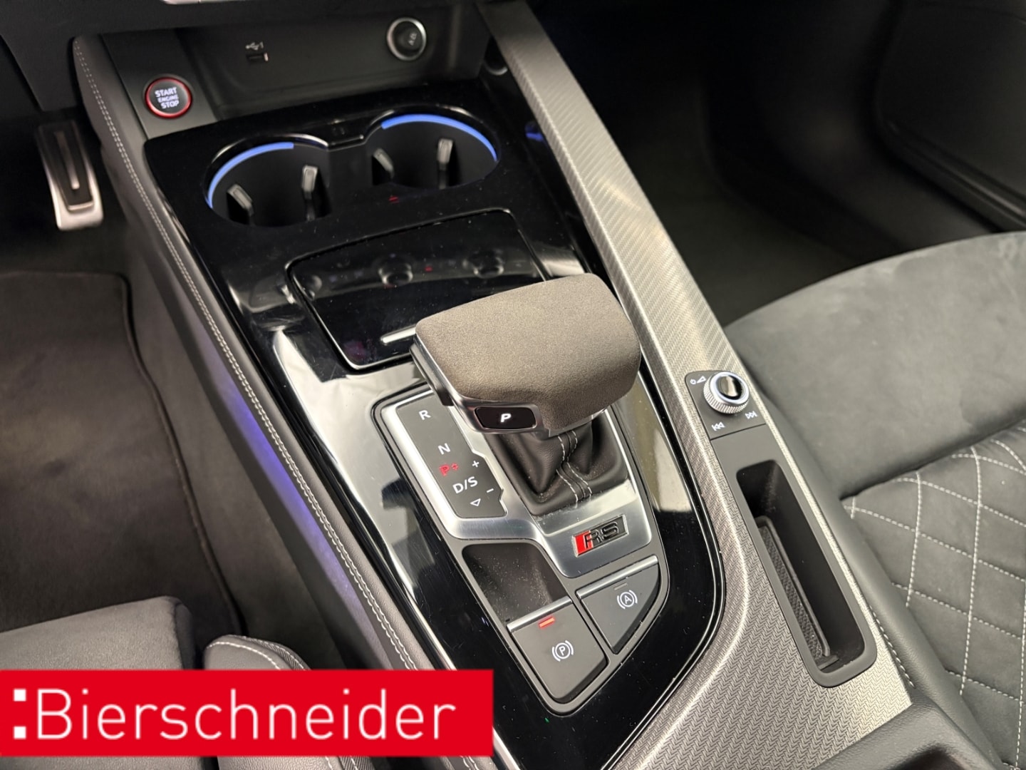 Bild über Audi RS 4 Avant TFSI quattro tiptronic - für weitere Informationen kontaktieren Sie den Audi Partner
