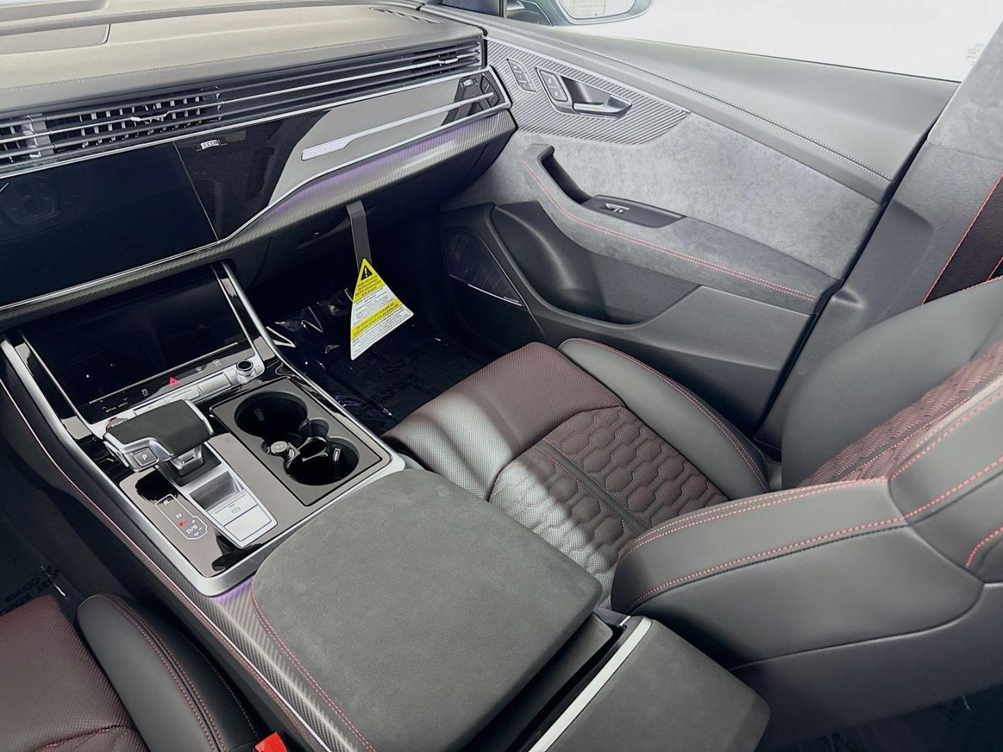 2025 Audi RS Q8 Base - Photo 24