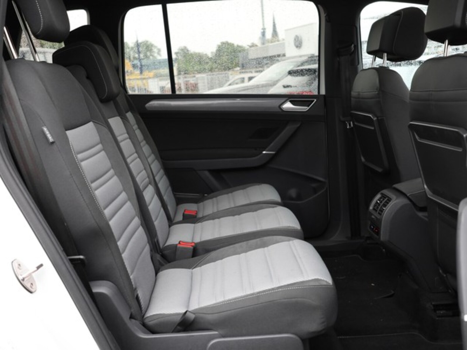 Volkswagen Touran – Bild 4
