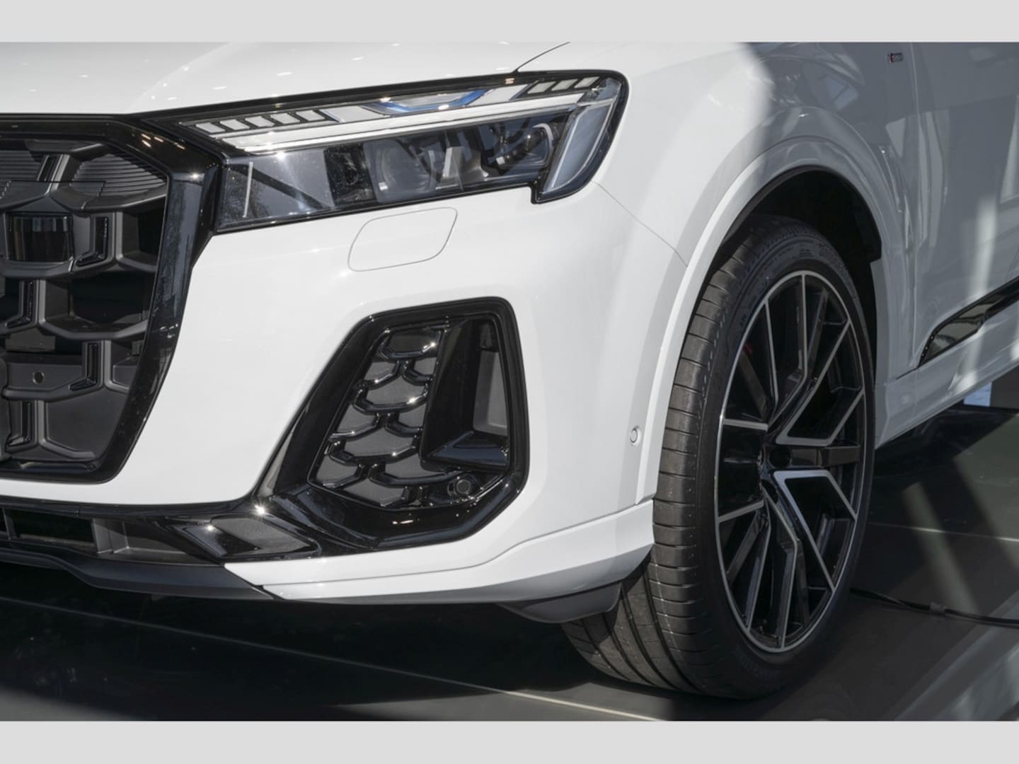 Bild über Audi Q7 SUV S line business TDI quattro 210 kW tiptronic - für weitere Informationen kontaktieren Sie den Audi Partner