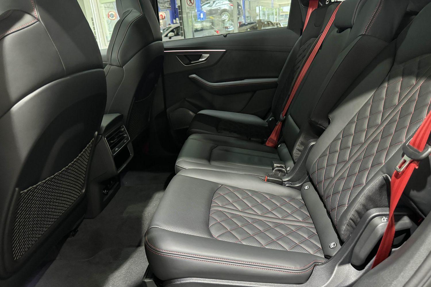 Image about Audi SQ7 SQ7 SUV TFSI 373 kW tiptronic
