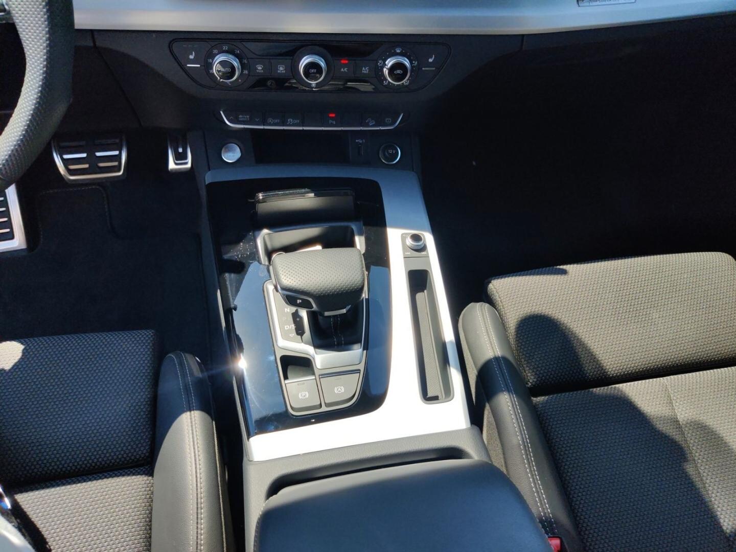 Bild über Audi Q5 Sportback 40 TFSI quattro S tronic - für weitere Informationen kontaktieren Sie den Audi Partner