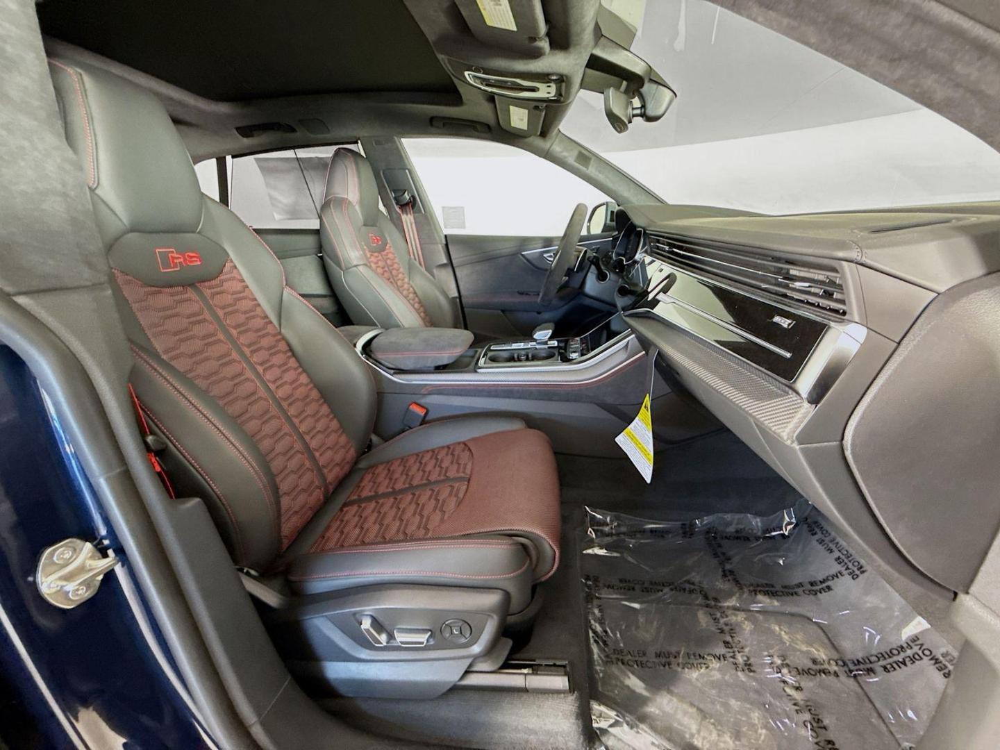2025 Audi RS Q8 Base - Photo 29