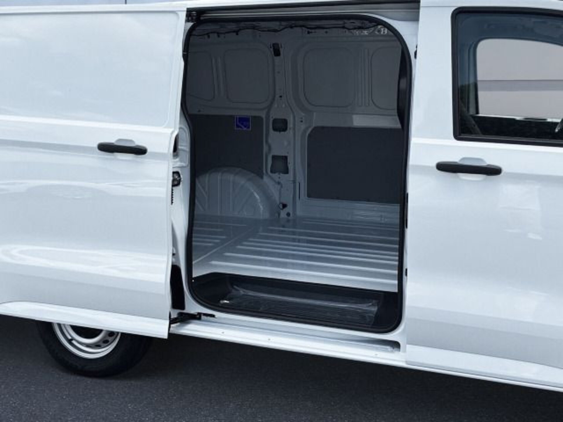 Volkswagen Transporter Kasten kurzer Radstand