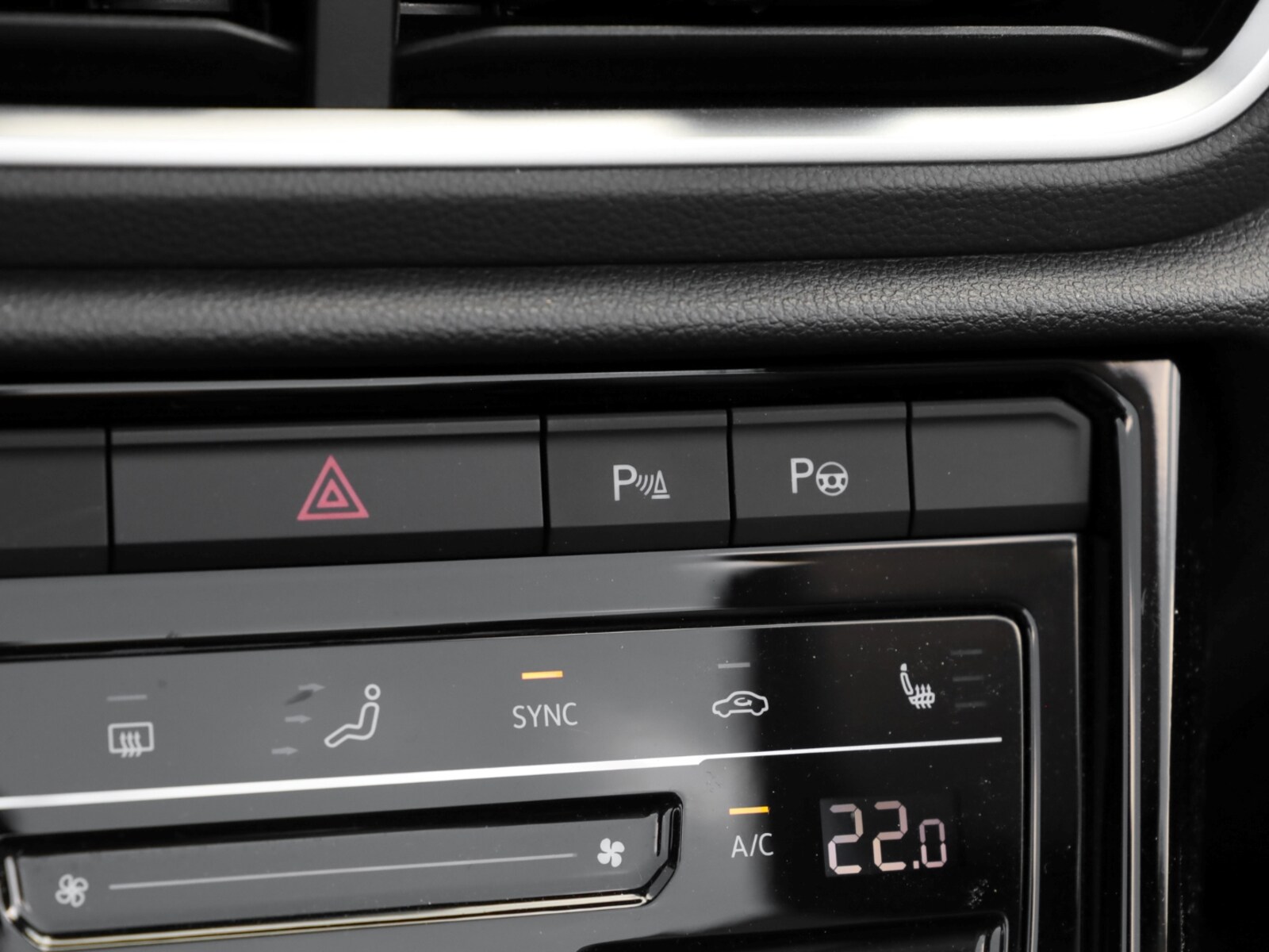 Volkswagen T-Roc Cabriolet – Bild 15
