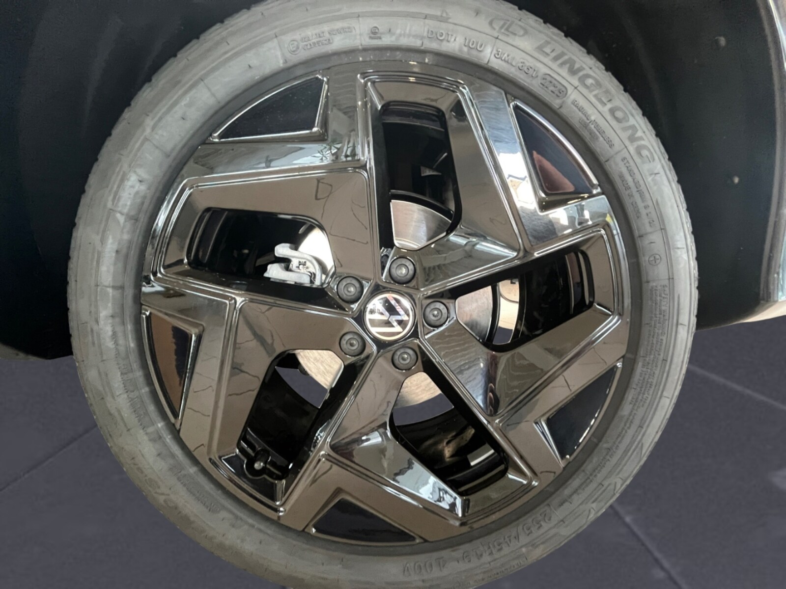 Volkswagen Tiguan – Bild 14