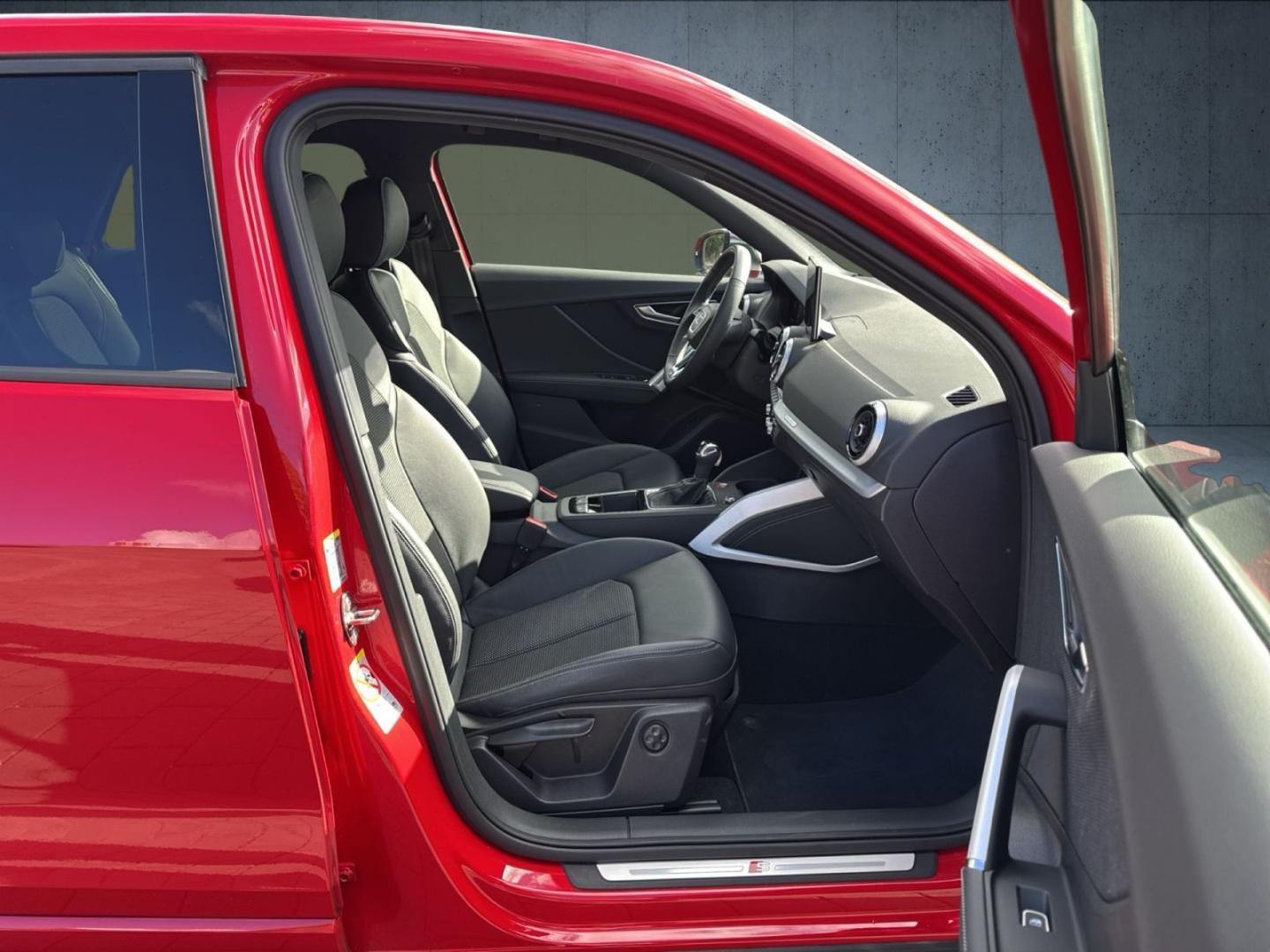 Bild über Audi SQ2 TFSI quattro S tronic - für weitere Informationen kontaktieren Sie den Audi Partner
