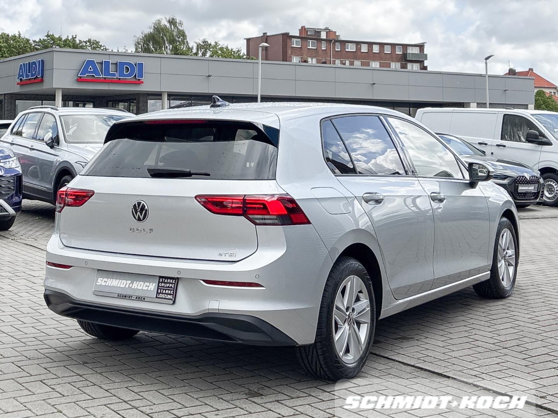 Volkswagen Golf Life