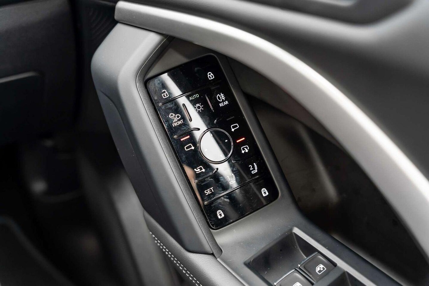 Image about Audi Q5 SUV e-hybrid quattro S tronic