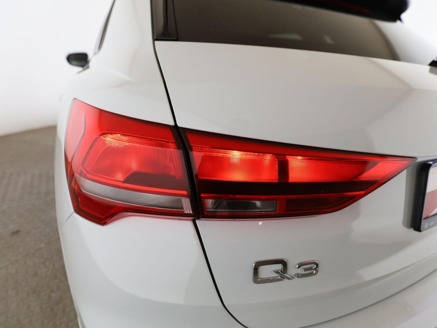 Bild über Audi Q3 S line 35 TFSI S tronic - für weitere Informationen kontaktieren Sie den Audi Partner
