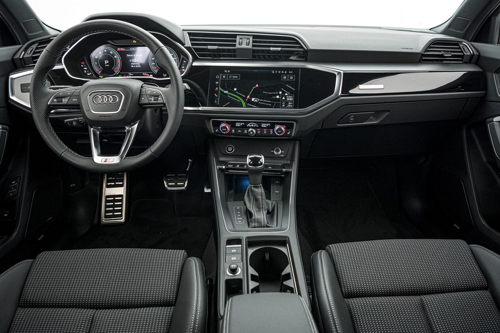 Image about Audi Q3 S line 45 TFSI quattro S tronic